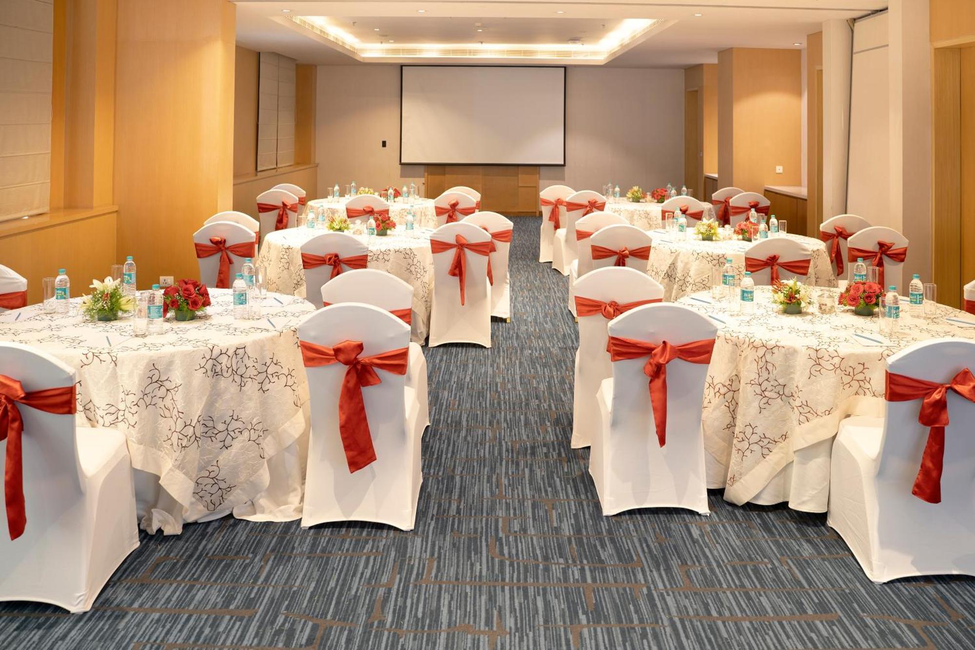 Sheraton Hyderabad Hotel Bagian luar foto
