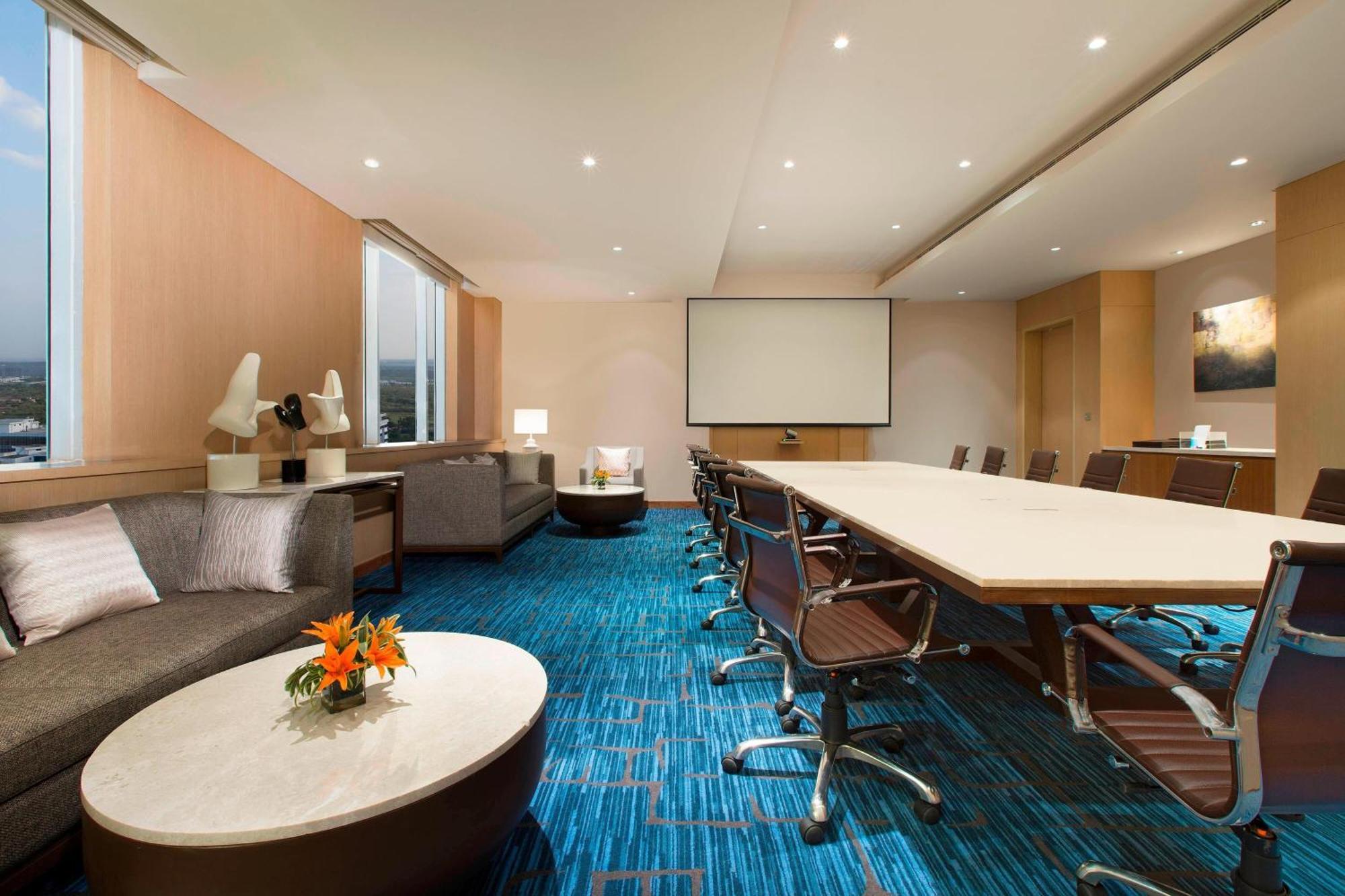 Sheraton Hyderabad Hotel Bagian luar foto