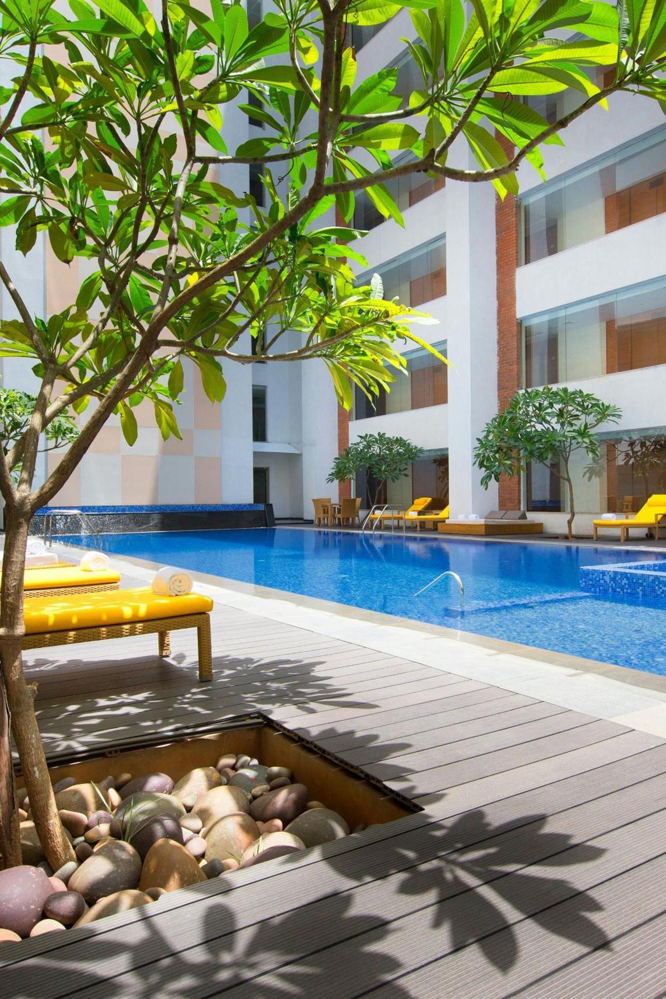 Sheraton Hyderabad Hotel Bagian luar foto