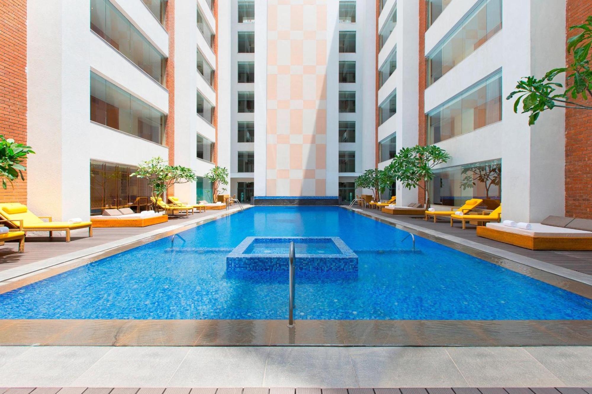 Sheraton Hyderabad Hotel Bagian luar foto
