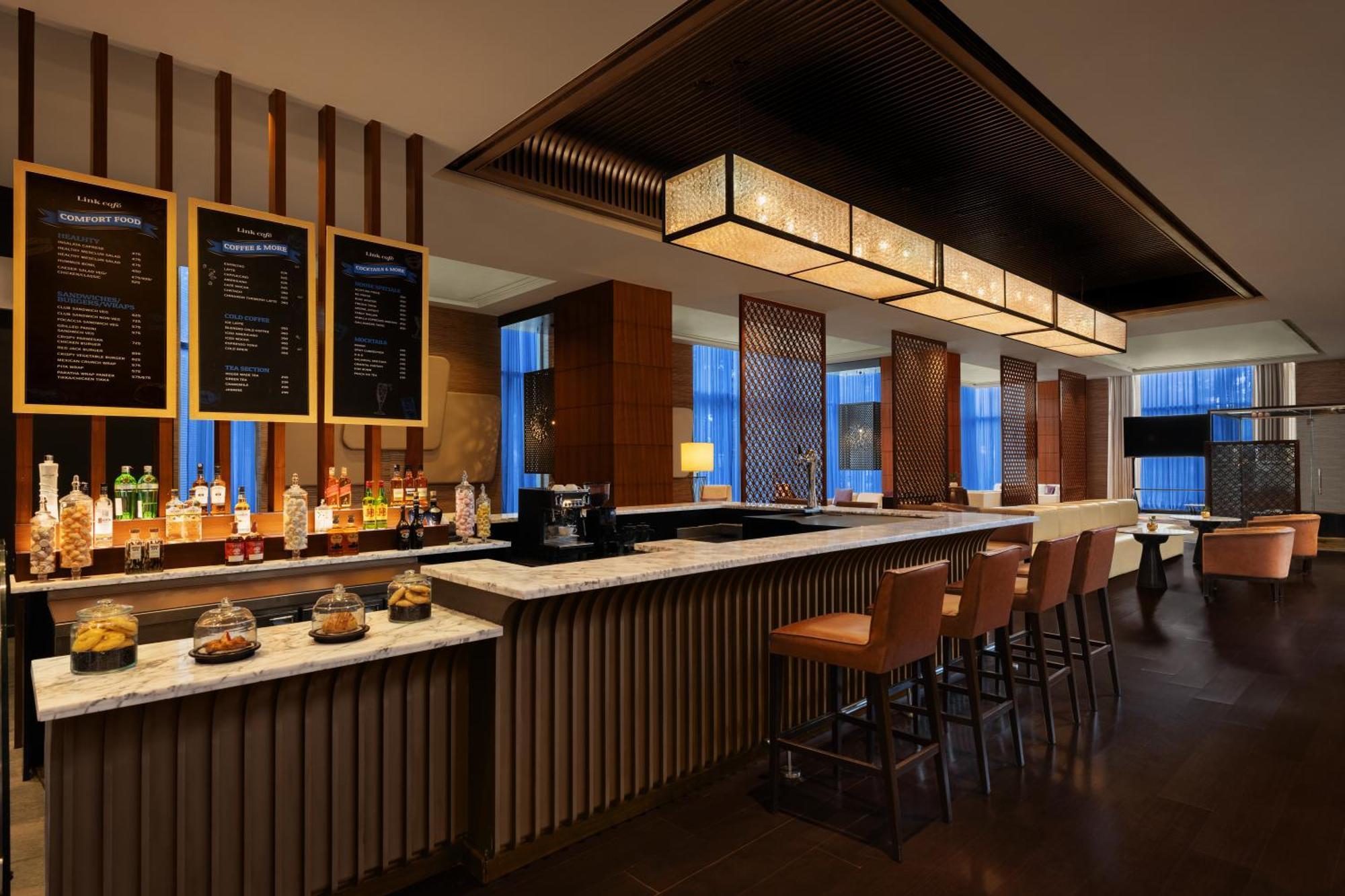 Sheraton Hyderabad Hotel Bagian luar foto