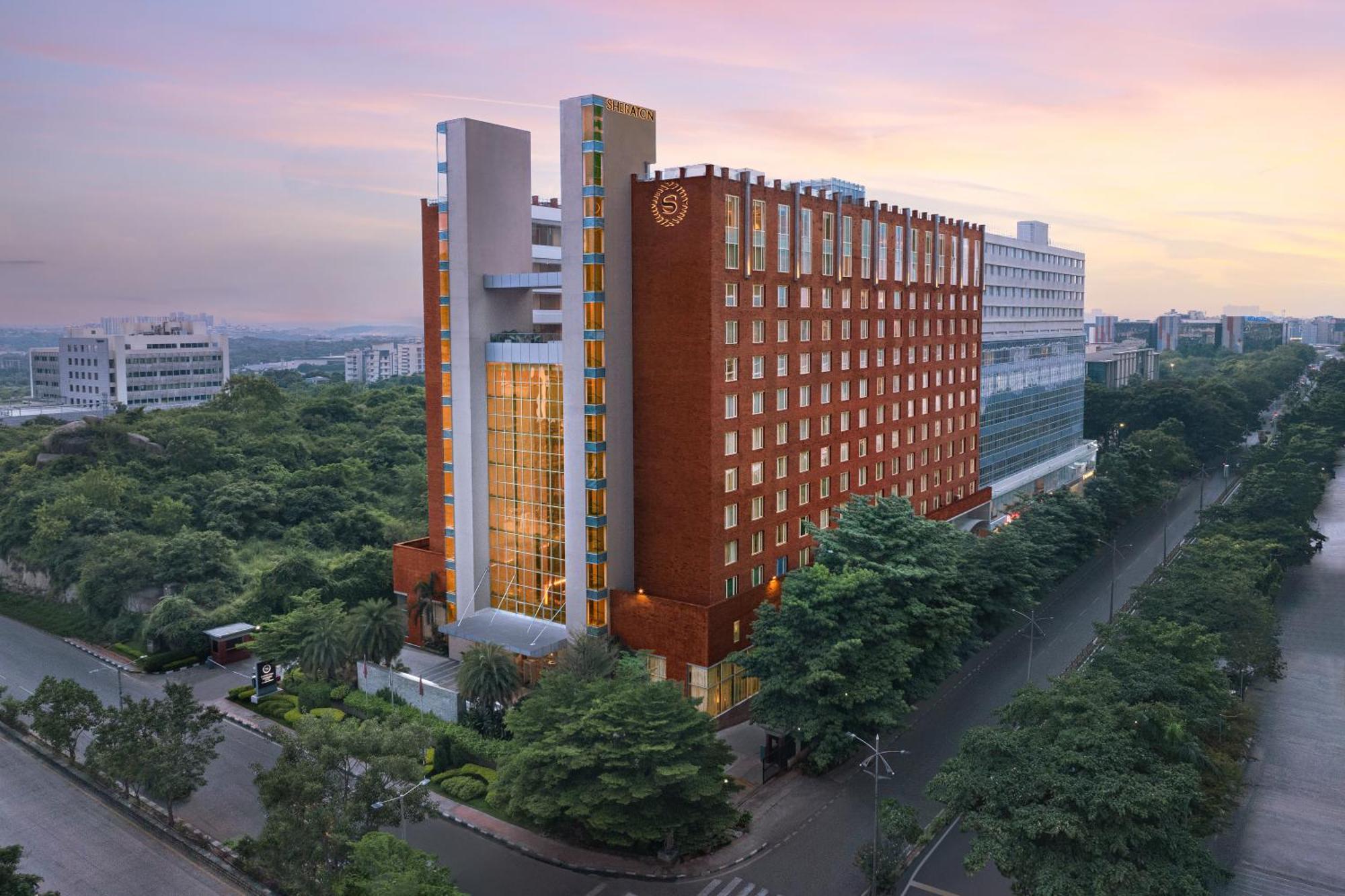 Sheraton Hyderabad Hotel Bagian luar foto